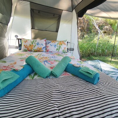 Meyenburg Luxury Tent with shared bathroom/kitchen/lounge