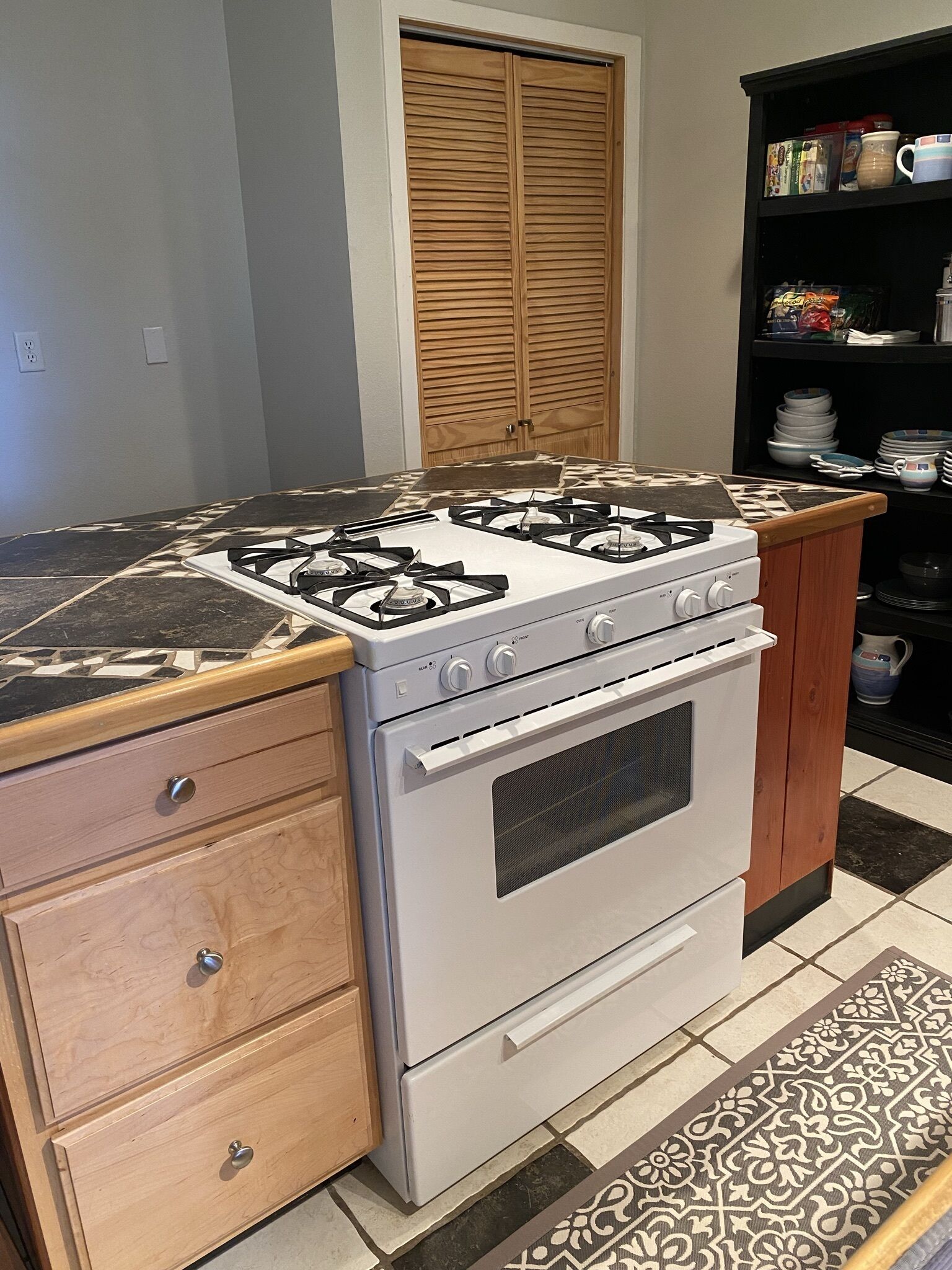 PANTHER PINES - Mountain Retreat, in Village of Cloudcroft