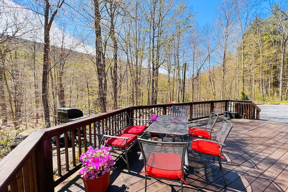 Close to Phoenicia, Woodstock Brewery, Belleayre, Mountain View, Backyard Stream
