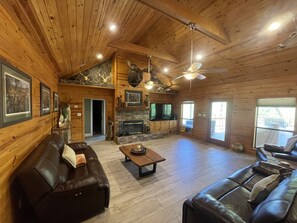 Smart TV, fireplace, DVD player, stereo
