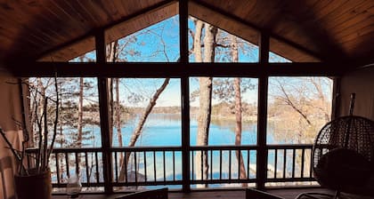 Lion on Sunset Lake/Chain O' Lakes/Nestled in the woods/Pet friendly!