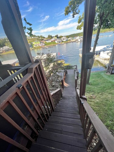 Lake front with orovate dock located in same cove as Coconuts!!!