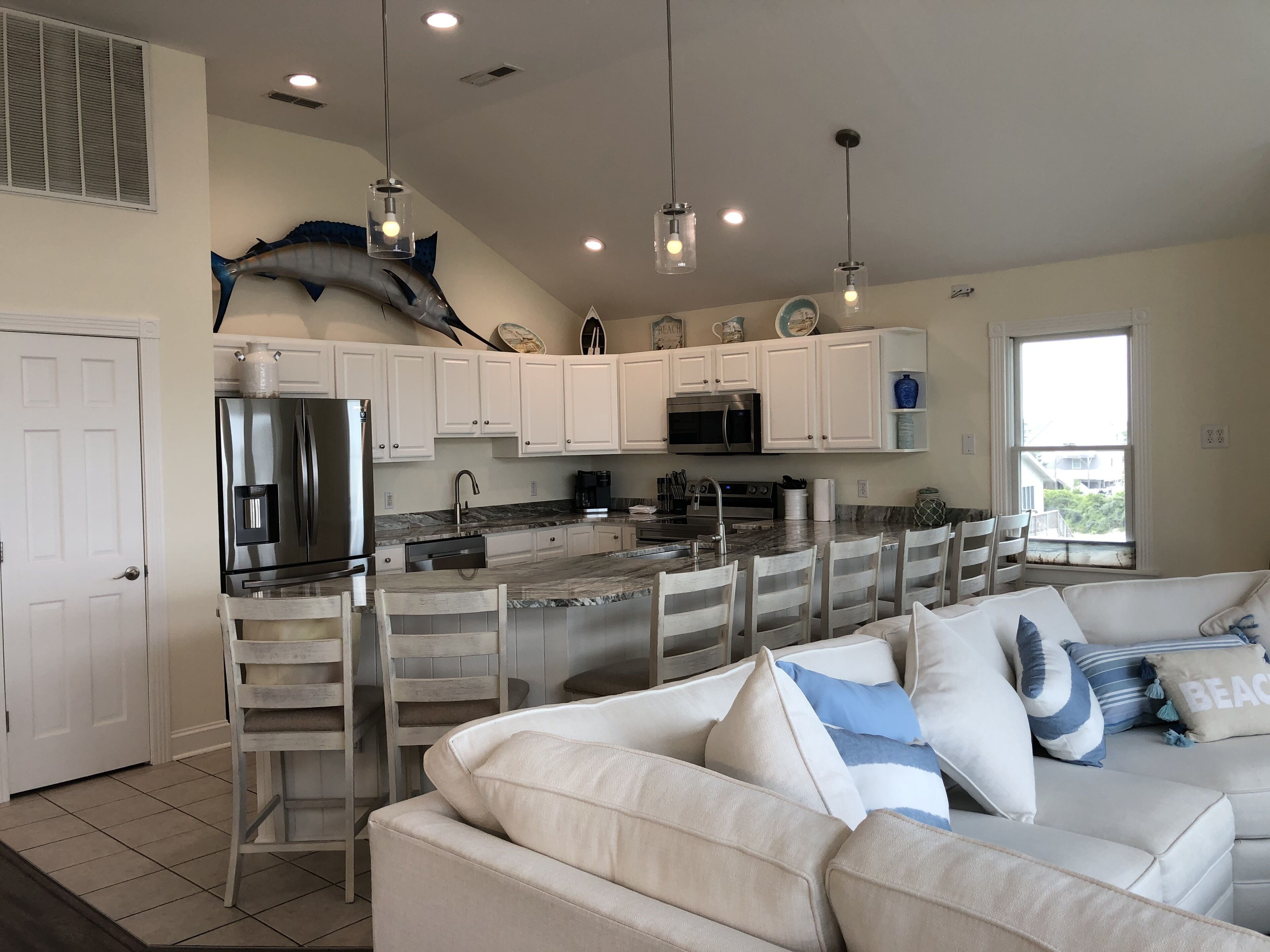New! Ocean Breeze - Oceanfront 8 BR in Outer Banks