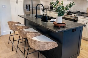 Fridge, microwave, dishwasher, coffee/tea maker