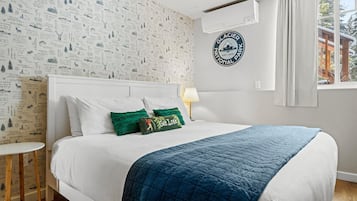 5 bedrooms, desk, iron/ironing board, free WiFi