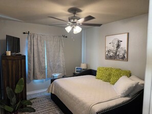 3 Schlafzimmer, Schreibtisch, Bügeleisen/Bügelbrett, kostenloses WLAN