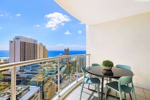Outdoor dining - 2172 Chevron 17th Floor Beach Views (Surfers Paradise)