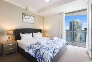 2 bedrooms, iron/ironing board, WiFi, bed sheets - 2172 Chevron 17th Floor Beach Views (Surfers Paradise)