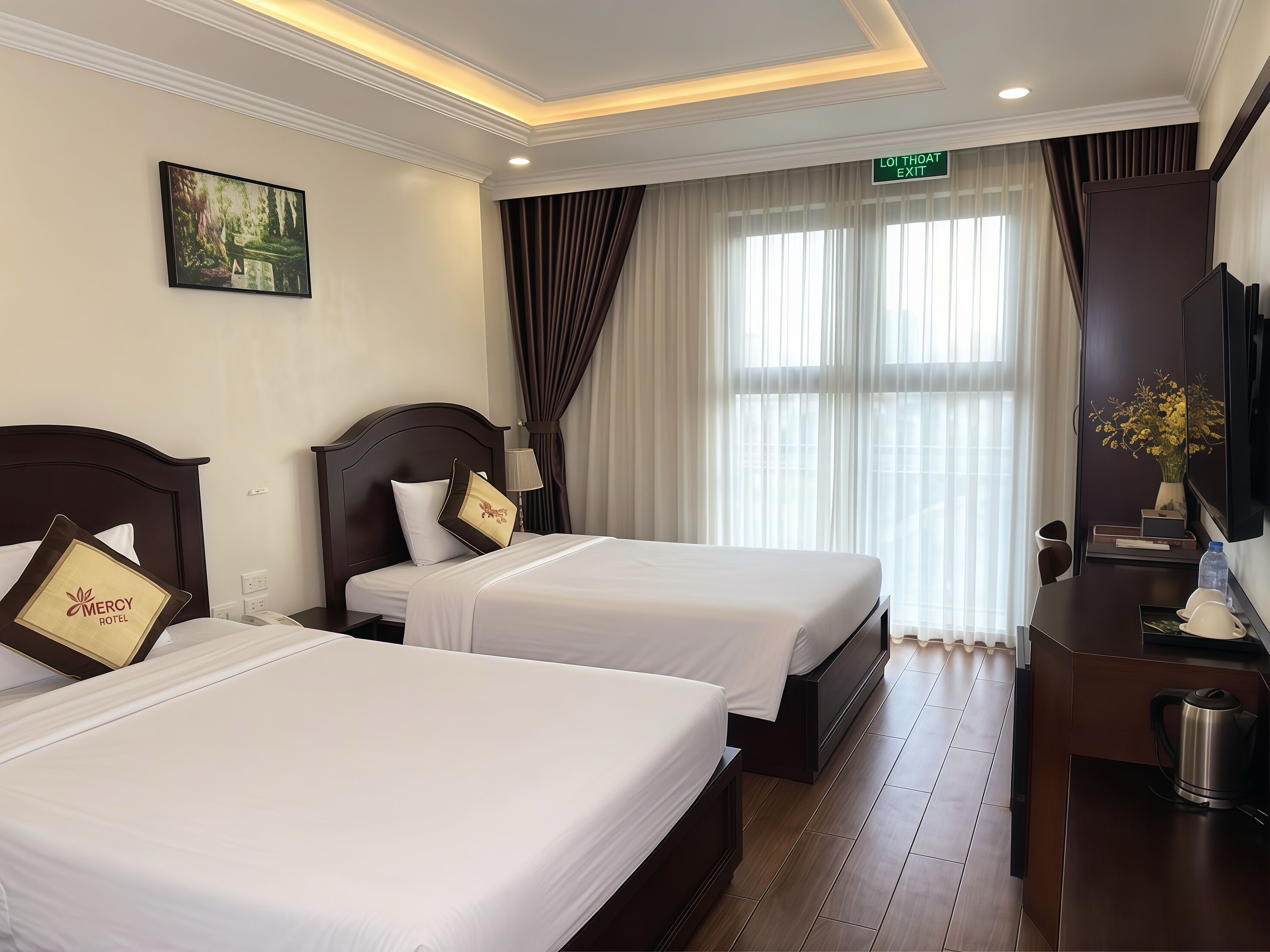 Phòng 2 giường đơn có tầm nhìn toàn cảnh | Minibar với thức ăn, đồ uống miễn phí, bàn, màn/rèm cản sáng 