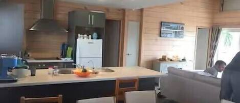 المنشأة من الداخل