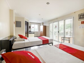 1 bedroom, WiFi, bed sheets - Vaccinated Staff - OYO 850 Clr Mn Inn (Quezon City)