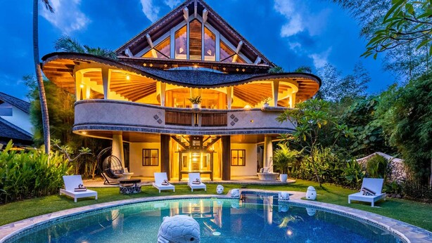 A large, two-story house with a swimming pool in the front. - AV Villa Canggu Hearts (Canggu)