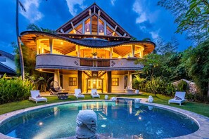 A large, two-story house with a swimming pool in the front. - AV Villa Canggu Hearts (Canggu)