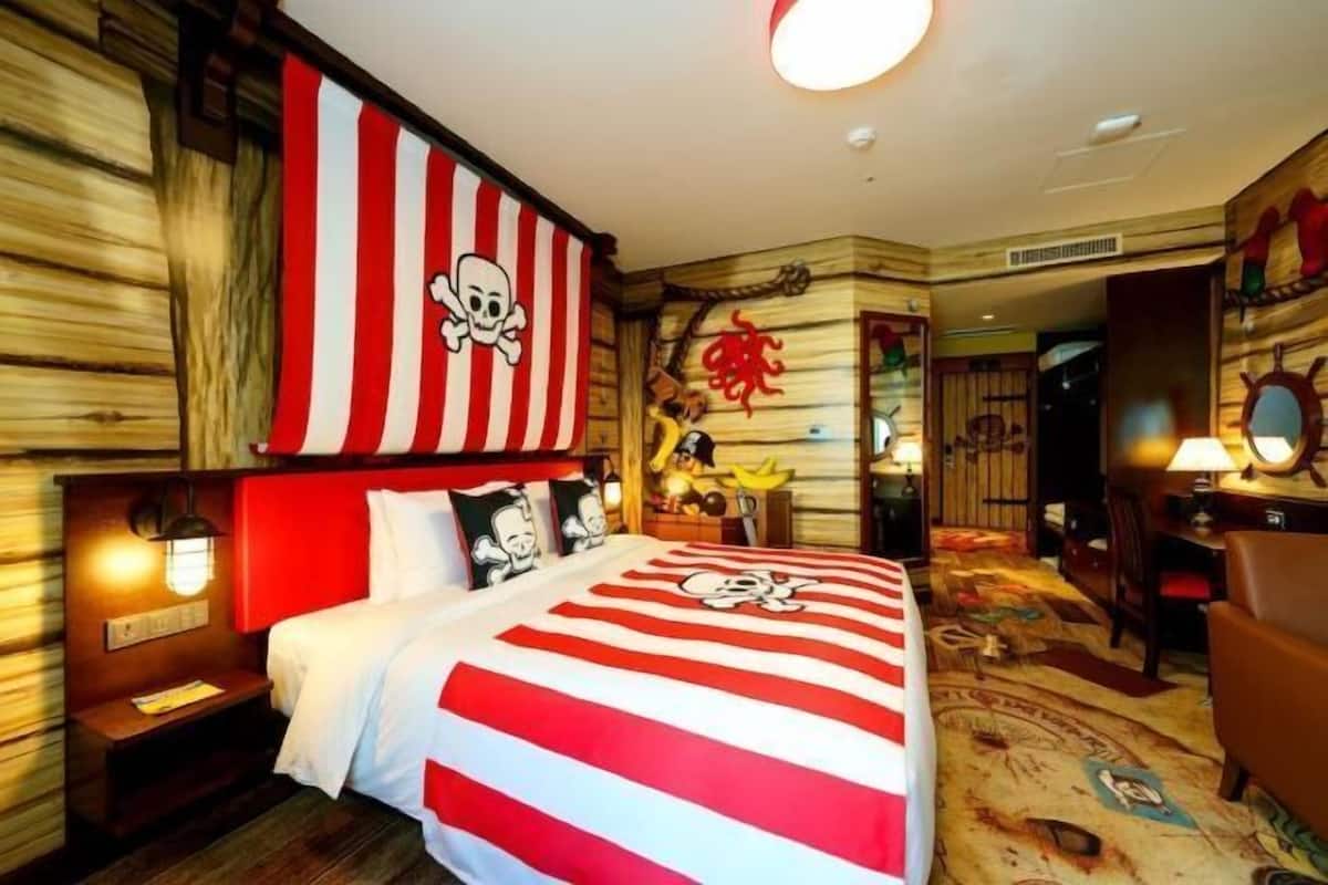 2 bedrooms, in-room safe, desk, laptop workspace