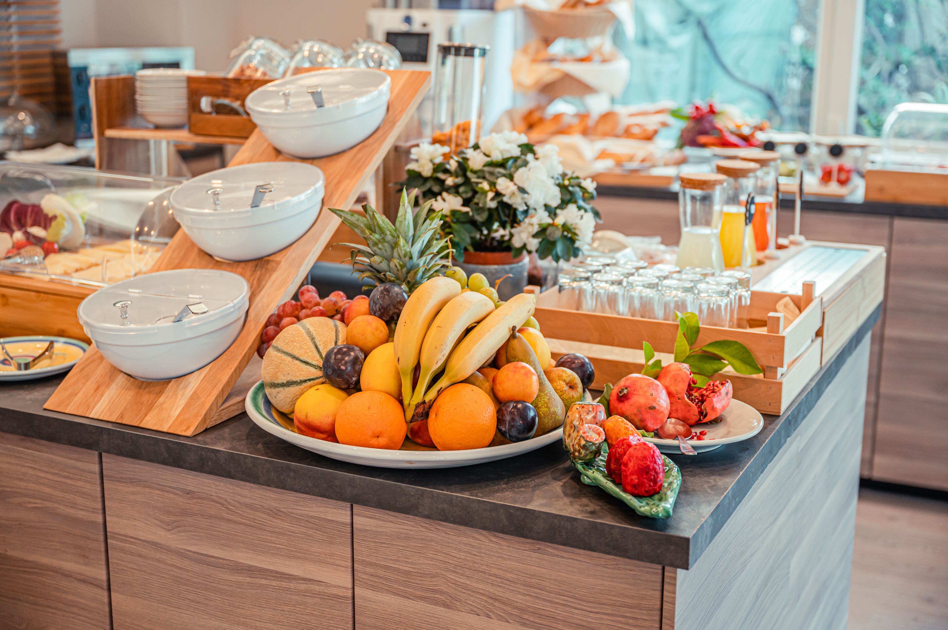 朝食 (フル ブレックファスト)、毎日提供 (1 名様 15 EUR)