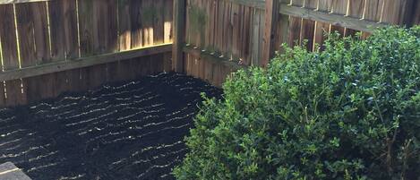 المنطقة المحيطة بالمنشأة