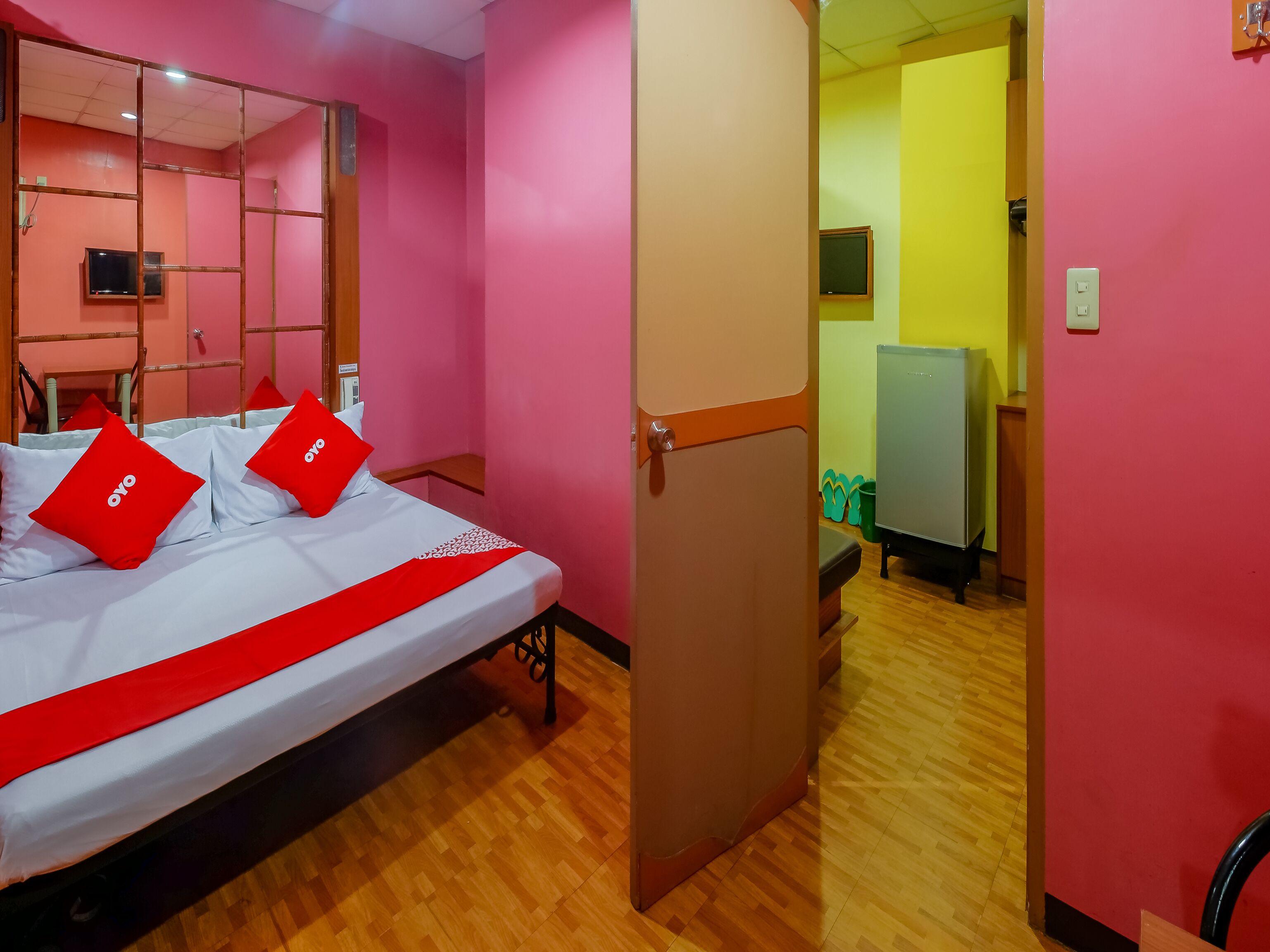 WiFi, bed sheets