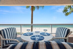 Outdoor dining - Beachfront! Gorgeous Views! Pool, Hot Tub, Tennis Courts, Fitness Room ~ 5F Crescent Beach Club (Clearwater)