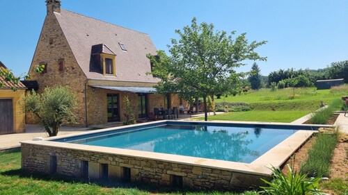DOMAINE DU ROZEL, 6 people, swimming pool, 12km from SARLAT 