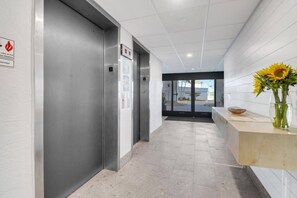 Luokittelematon kuva, 4 kautta 49, painike