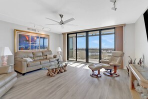 Luokittelematon kuva, 3 kautta 49, painike