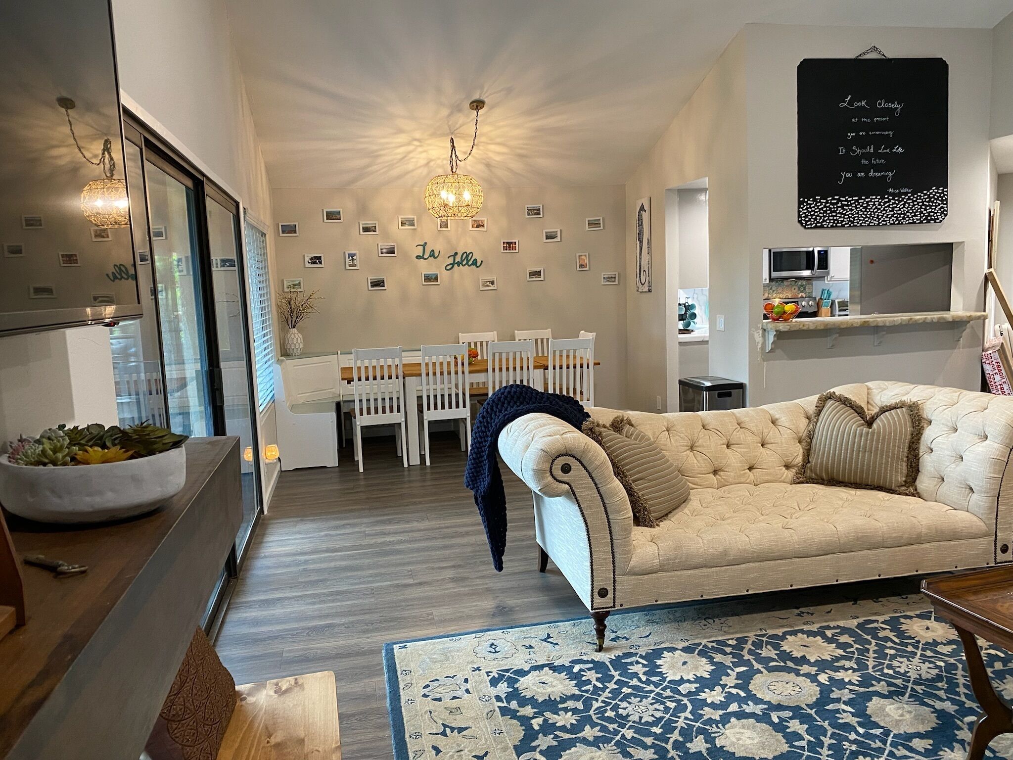 Relax at CercaDelPlaya: Just .7miles to the Beach! Sleeps 10 comfortably!