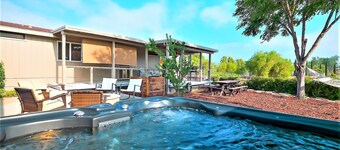 Del Vino Country Cottage  -  Hot Air Balloon Views