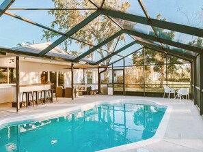 Piscine extérieure, piscine chauffée