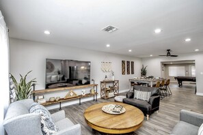 Smart TV, books, stereo