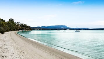 Beach nearby, sun-loungers, beach towels