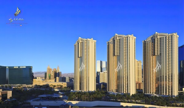Exterior - Amalz # 3, MGM Signature 1 Bedroom 2 Bathroom Balcony Suites ! (Las Vegas)