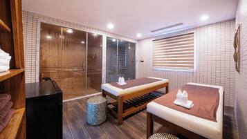 Executive Penthouse, Balcony, River View | Private spa tub