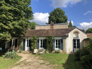 Exterior - Country house (Samoreau)