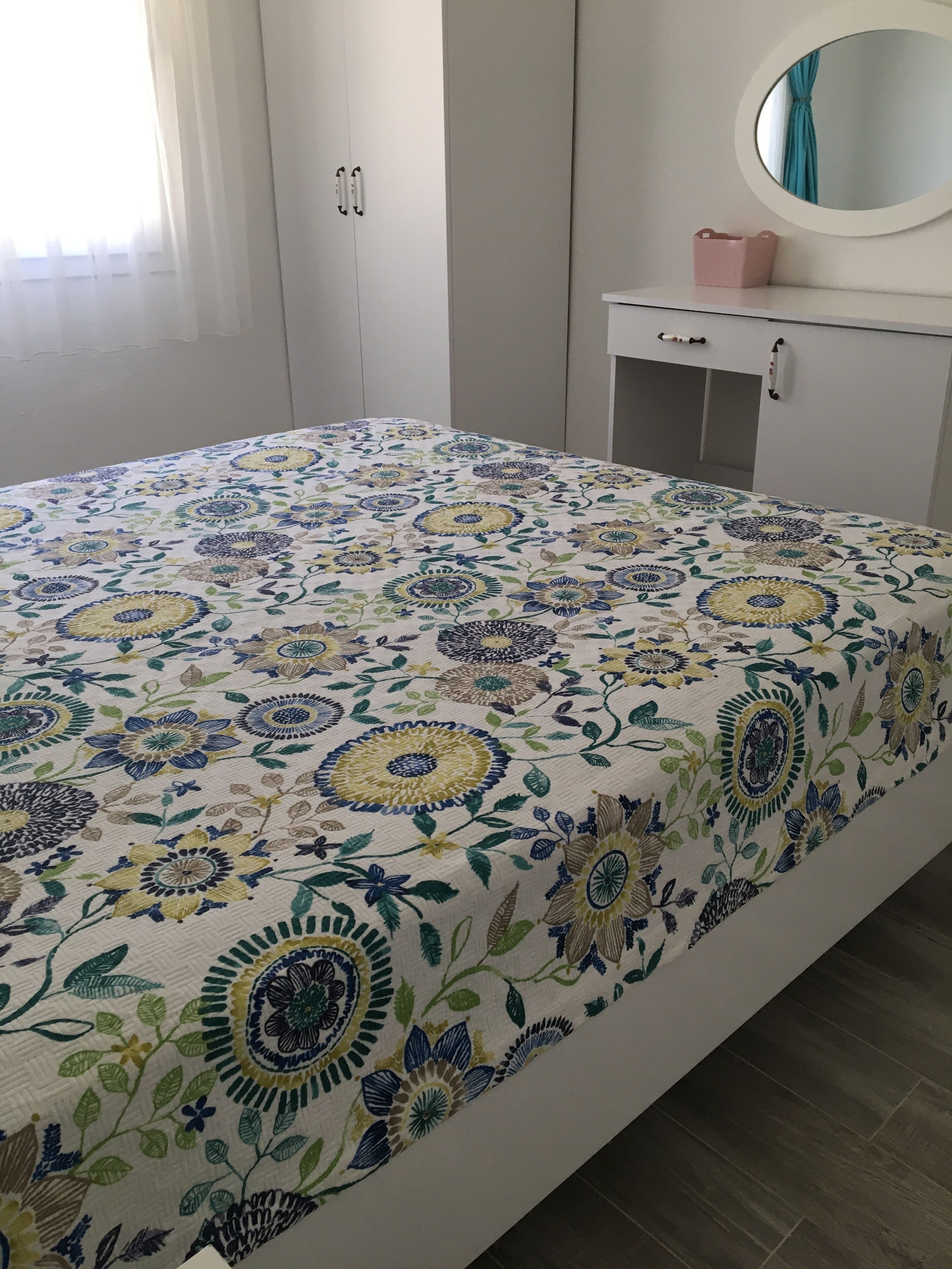 1 bedroom, premium bedding, individually furnished, desk
