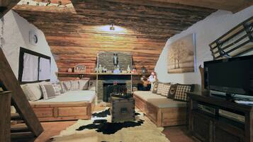 Chalet | Living area | 30-inch flat-screen TV with digital channels, TV, fireplace