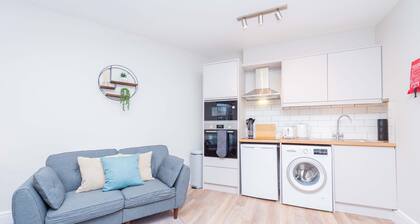 Studio 2 - Second Floor Central Shrewsbury