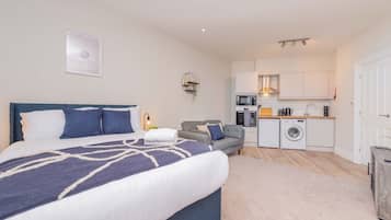 1 bedroom, iron/ironing board, internet, bed sheets