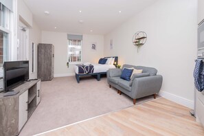 1 bedroom, iron/ironing board, Internet, bed sheets