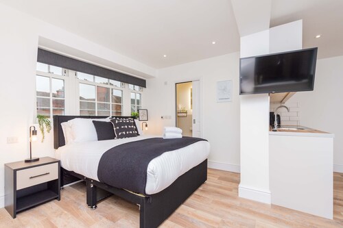 Studio 3 Third Floor with Roof Terrace in Shrewsbury