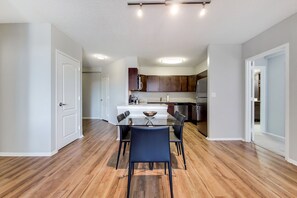 Unclassified image, 4 of 10, button