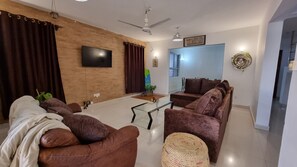 Smart TV - Modern And Cosy Home Near City Mall Nyali (Mombasa)