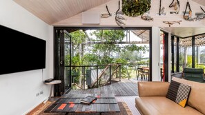 TV - South Beach House 8 South Beach Lane (Byron Shire)