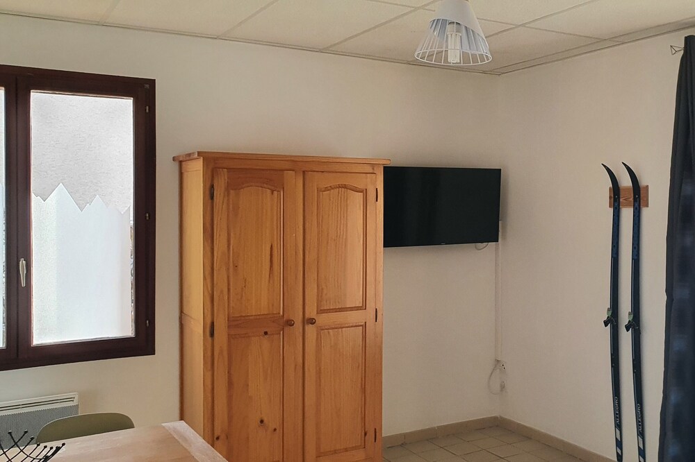 Apartment on the ground floor of a house, in a quiet area.