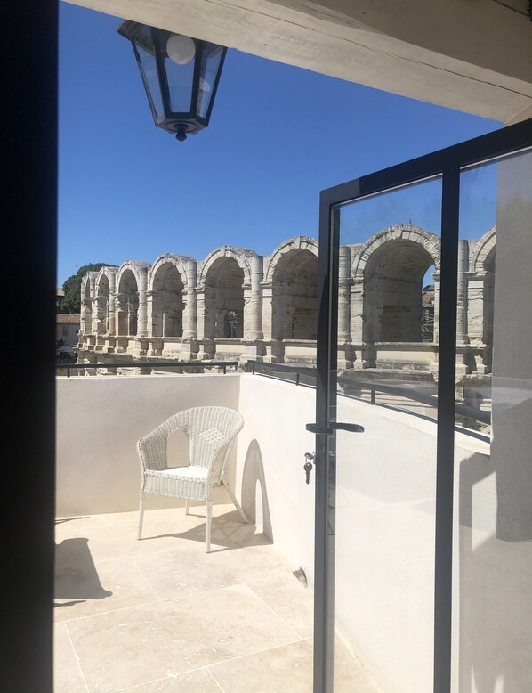 Terrace/patio - Opposite Les Arenes and La Major (Arles)