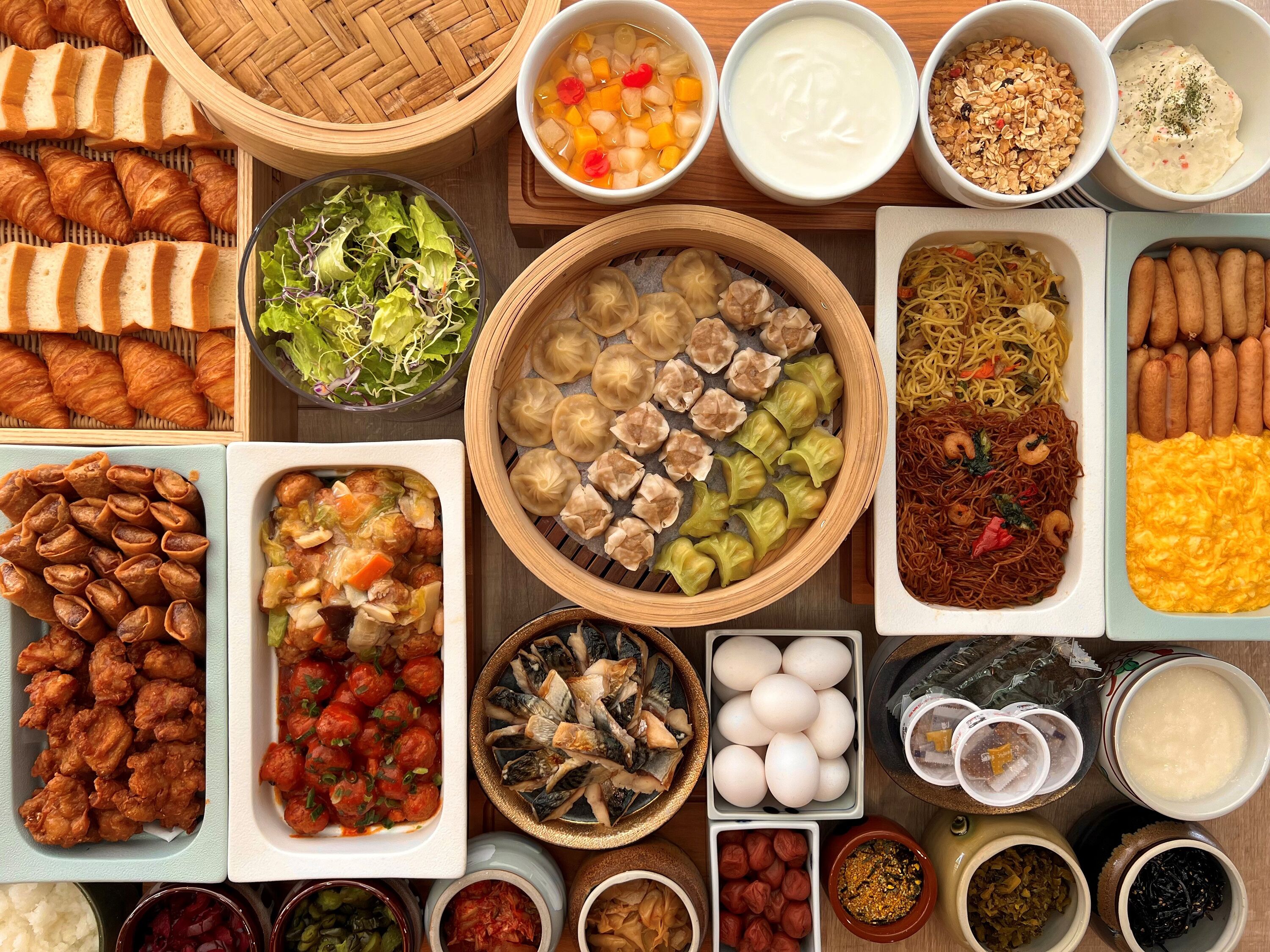 daily buffet breakfast (jpy 1430 per person)