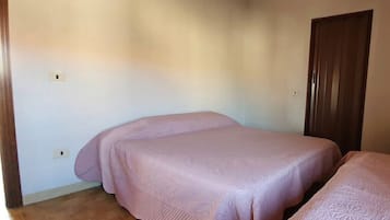 2 bedrooms, bed sheets