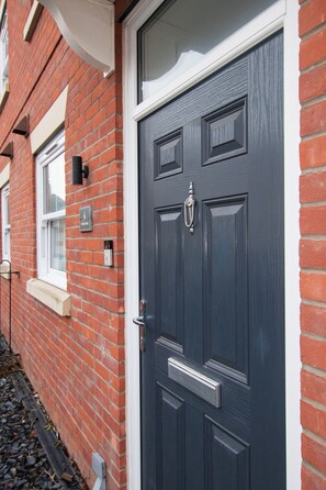 Exterior detail - Stunning newly built harbourside 3-bed property-3 mins walk from beach and pier (Harwich)