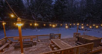 Dream Stratton Forest Cabin w/Hot Tub & Fast WiFi