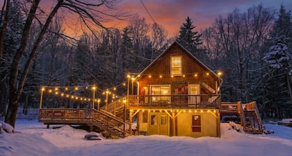 Dream Stratton Forest Cabin w/Hot Tub & Fast WiFi
