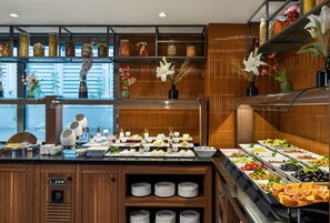 Daily buffet breakfast for a fee